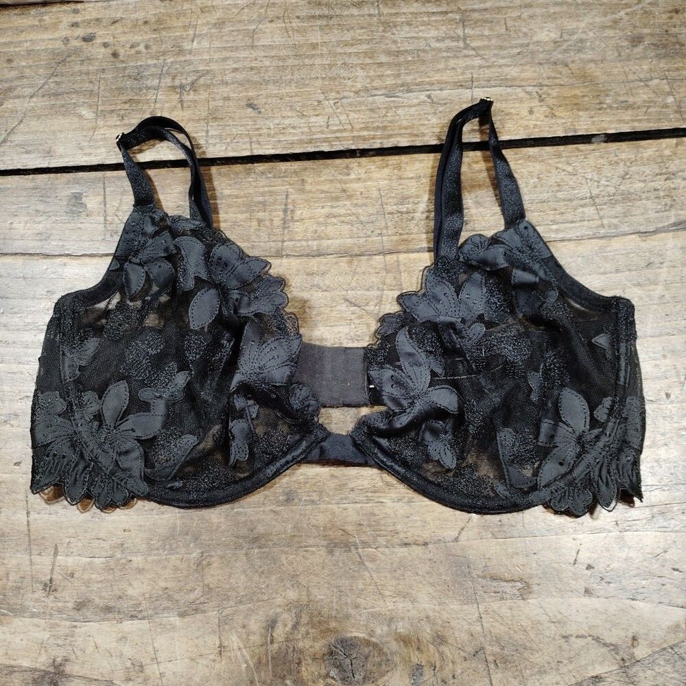 Victoria Secret Bra 36DD Black Lace Underwire Very Sexy Low Cut Demi